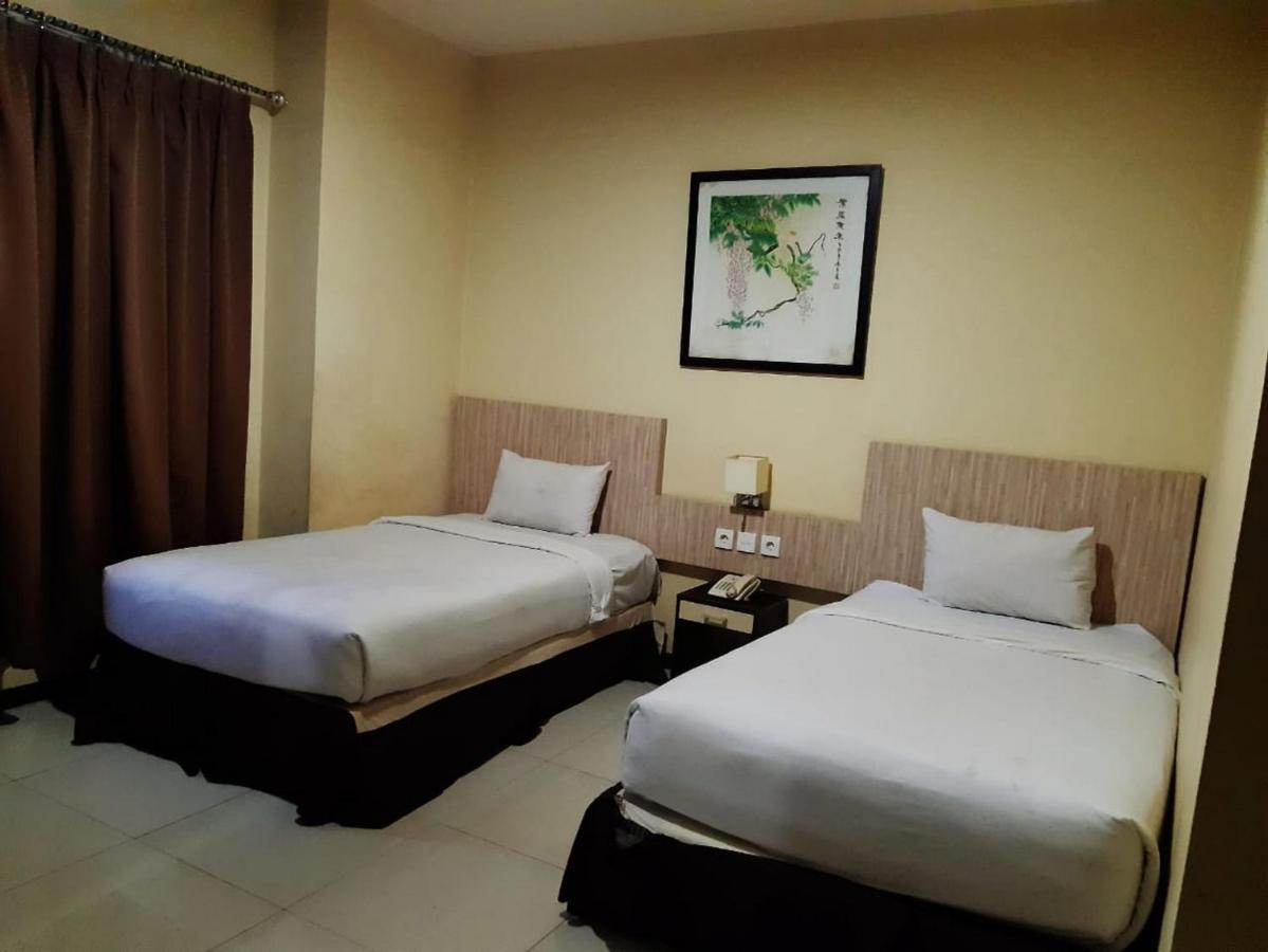 Agraha Andalas Hotel Macasar Exterior foto