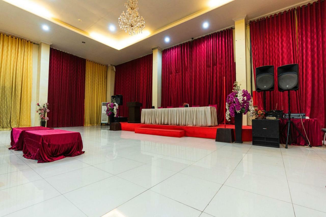 Agraha Andalas Hotel Macasar Exterior foto